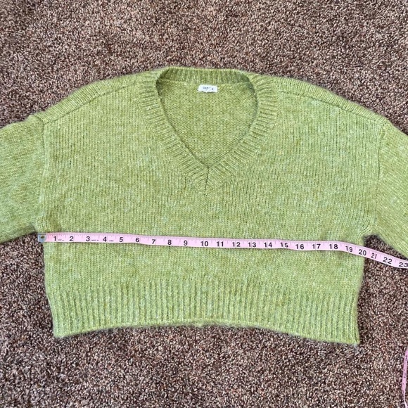 Garage Cropped Sweater - Picture 5 of 6